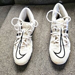 Nike Men’s Alpha Football Cleats